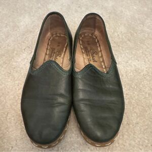 Sabah Dark Green Leather Flats 39